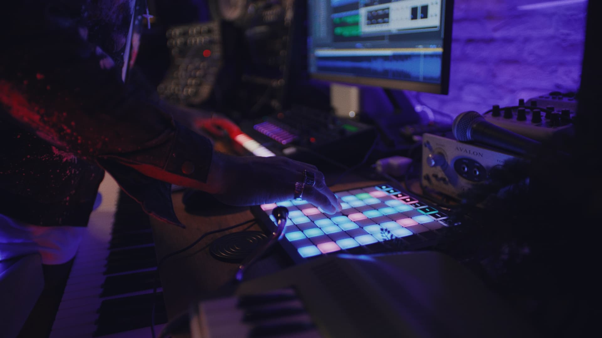 AUDIOHORUS — frame 2